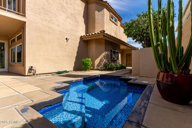 5812 W DEL LAGO Circle, Glendale, AZ 85308