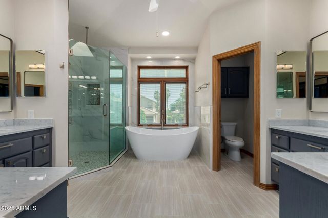 5812 W DEL LAGO Circle, Glendale, AZ 85308