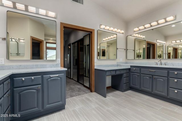 5812 W DEL LAGO Circle, Glendale, AZ 85308