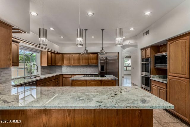 5812 W DEL LAGO Circle, Glendale, AZ 85308