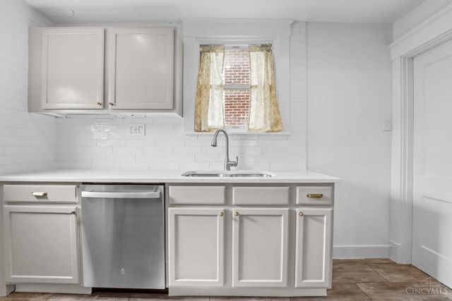 2725 Alberts Court, Cincinnati, OH 45209