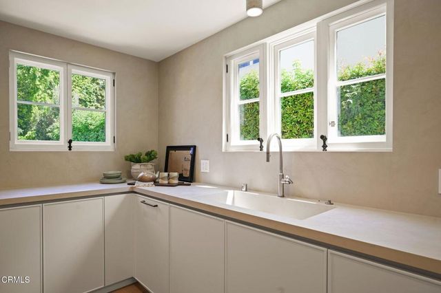 620 S Allen Avenue, San Marino, CA 91108