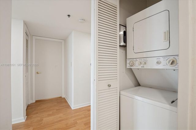 300 Three Islands Blvd 516, Hallandale Beach, FL 33009