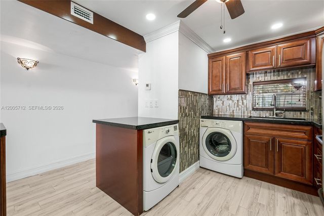 711 S Hollybrook Dr 209, Pembroke Pines, FL 33025