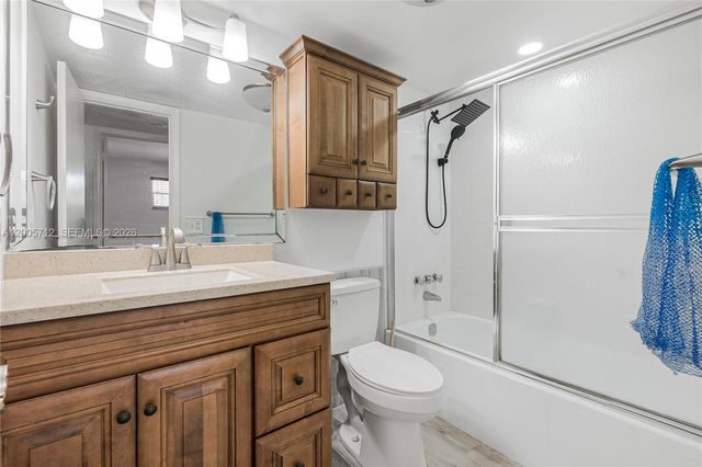 711 S Hollybrook Dr 209, Pembroke Pines, FL 33025