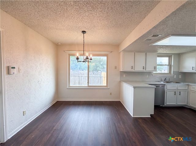2012 Stardust Street, Killeen, TX 76543