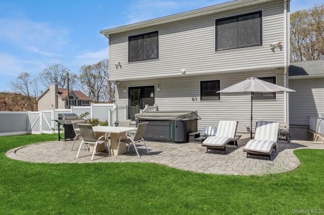 12 Midvale Avenue, Port Jefferson, NY 11777