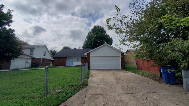 1125 Greenbriar Lane, Lancaster, TX 75146