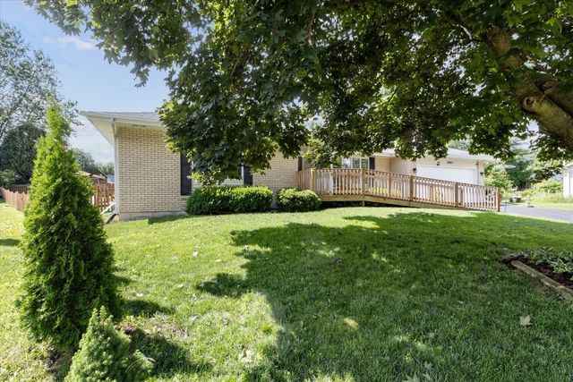 6263 Denwood Drive, Rockford, IL 61114