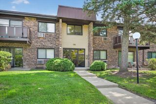 2616 N Windsor Drive 102, Arlington Heights, IL 60004