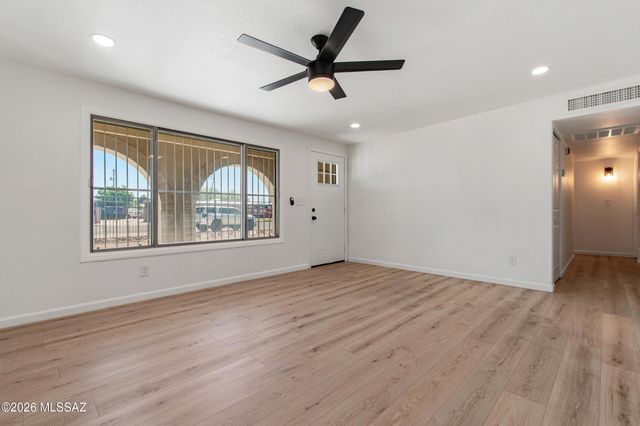 230 W Bilby Road, Tucson, AZ 85706