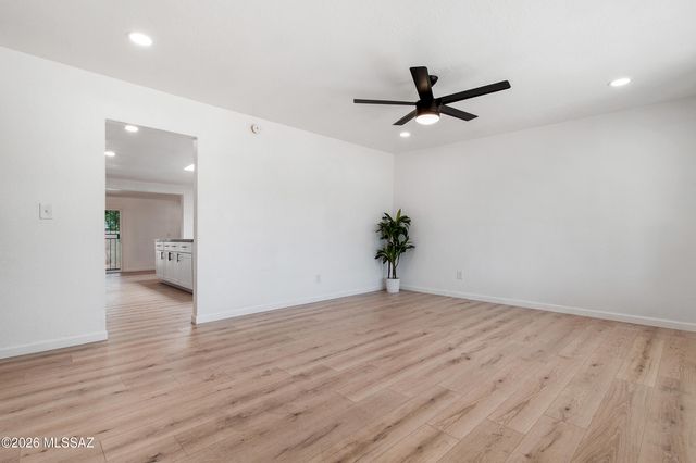 230 W Bilby Road, Tucson, AZ 85706