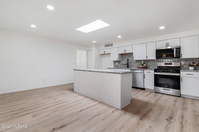 230 W Bilby Road, Tucson, AZ 85706