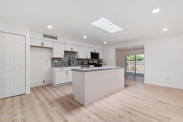 230 W Bilby Road, Tucson, AZ 85706