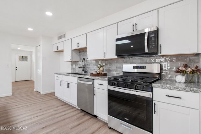 230 W Bilby Road, Tucson, AZ 85706