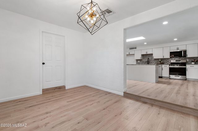 230 W Bilby Road, Tucson, AZ 85706