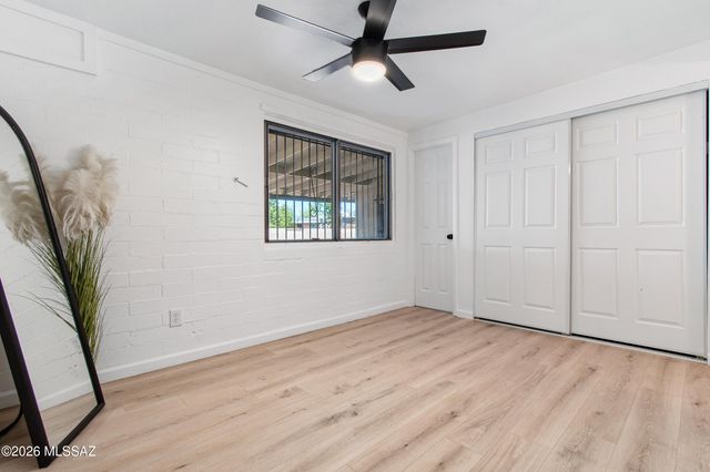 230 W Bilby Road, Tucson, AZ 85706