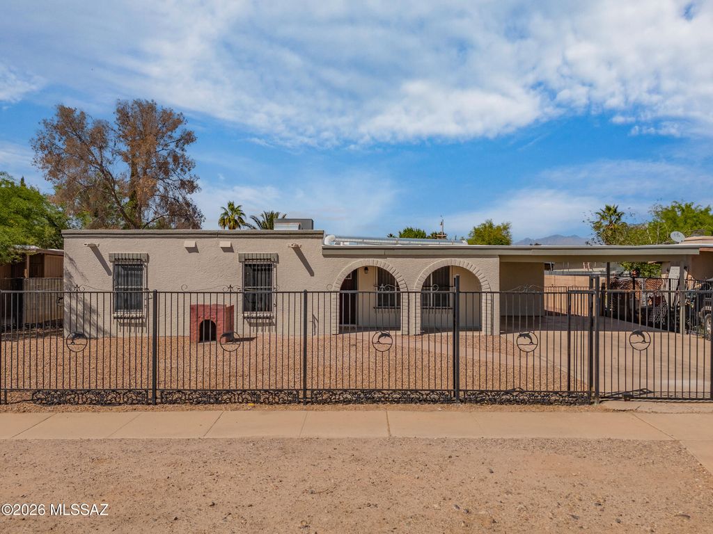 230 W Bilby Road, Tucson, AZ 85706