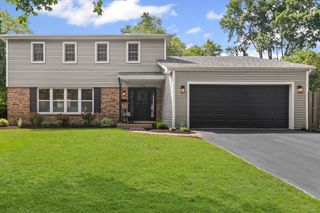 715 S Dymond Road, Libertyville, IL 60048