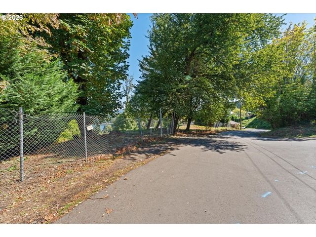 S FULTON PARK Blvd 7, Portland, OR 97219
