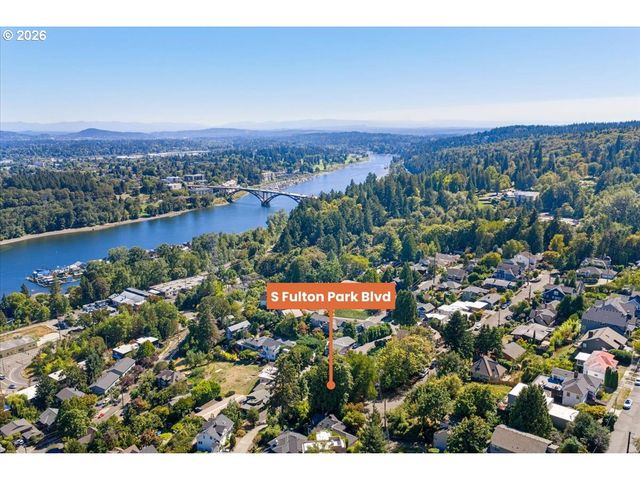S FULTON PARK Blvd 7, Portland, OR 97219