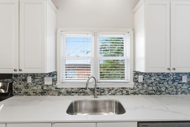 629 Andover Village Place, Lexington, KY 40509