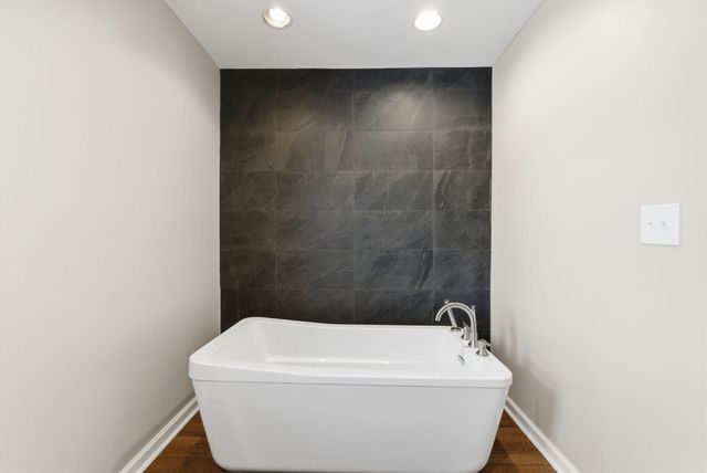 629 Andover Village Place, Lexington, KY 40509