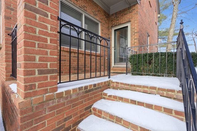 629 Andover Village Place, Lexington, KY 40509