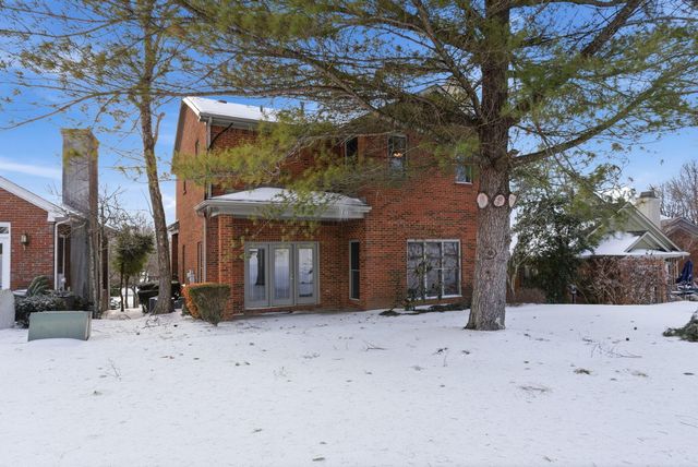 629 Andover Village Place, Lexington, KY 40509