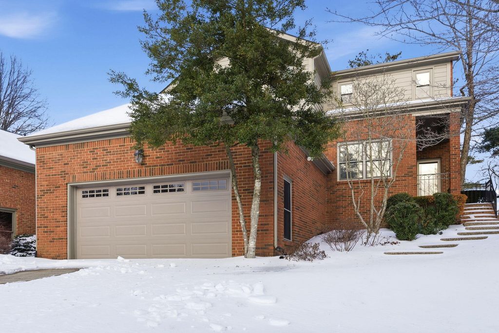 629 Andover Village Place, Lexington, KY 40509