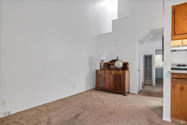 106 Courtyards E, Windsor, CA 95492