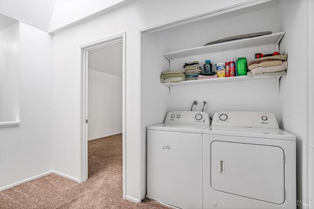 106 Courtyards E, Windsor, CA 95492