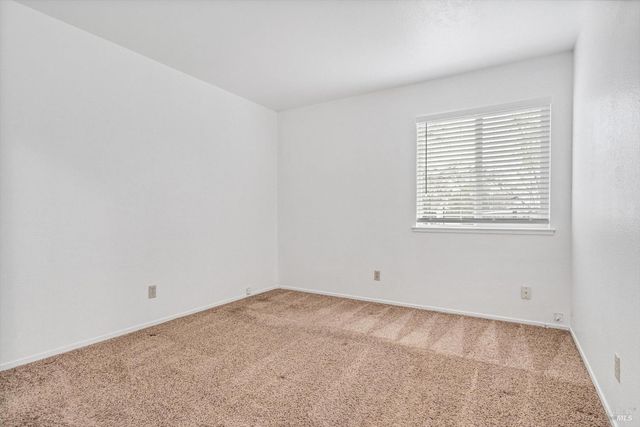 106 Courtyards E, Windsor, CA 95492