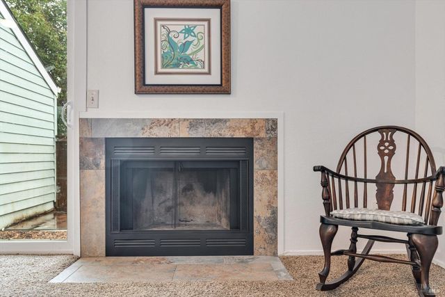 106 Courtyards E, Windsor, CA 95492