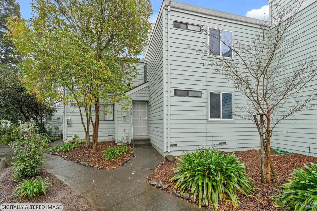 106 Courtyards E, Windsor, CA 95492