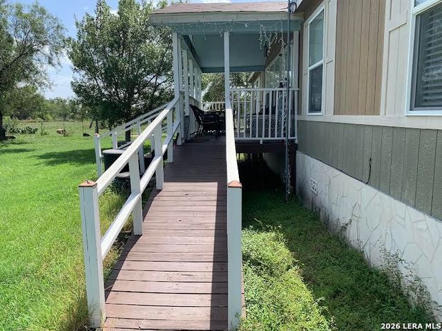 519 E 6714 E, Natalia, TX 78059