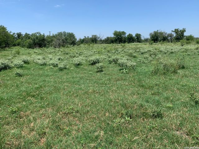 519 E 6714 E, Natalia, TX 78059