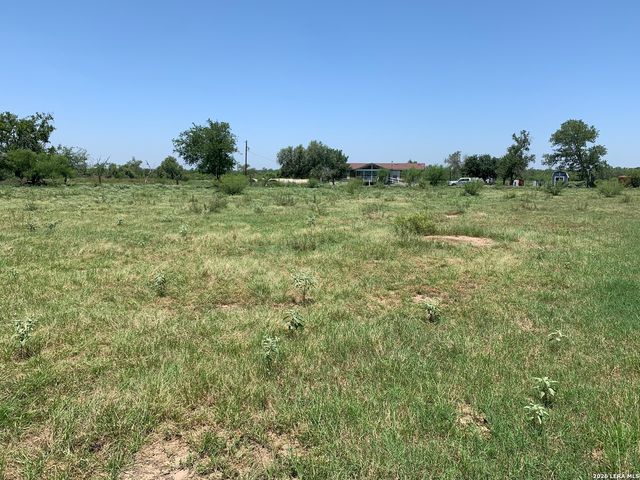 519 E 6714 E, Natalia, TX 78059