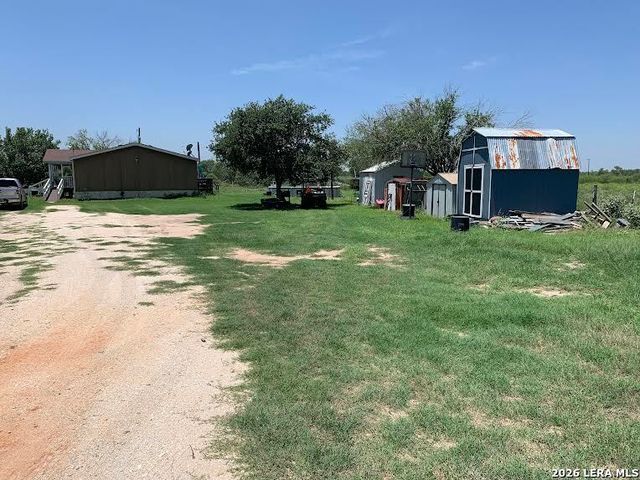 519 E 6714 E, Natalia, TX 78059