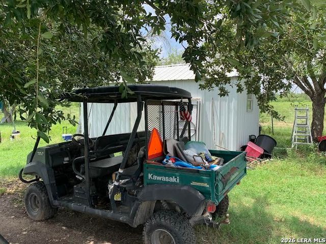 519 E 6714 E, Natalia, TX 78059