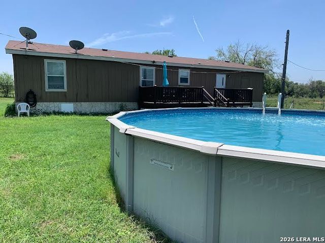 519 E 6714 E, Natalia, TX 78059