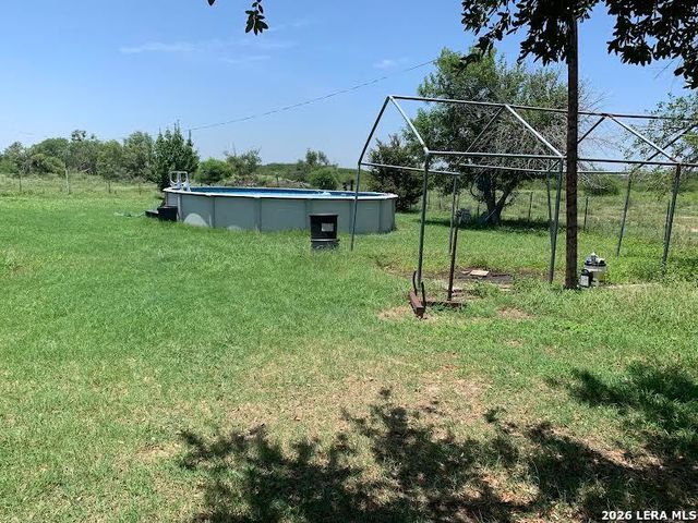 519 E 6714 E, Natalia, TX 78059