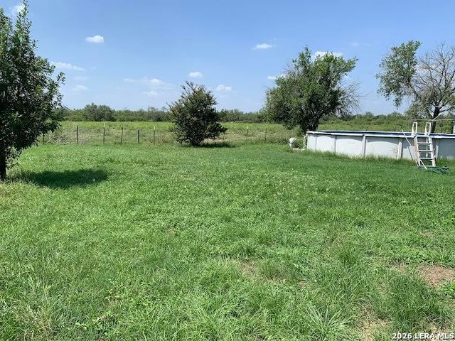 519 E 6714 E, Natalia, TX 78059