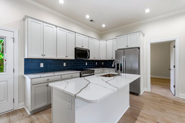 609 Elm St., North Myrtle Beach, SC 29582