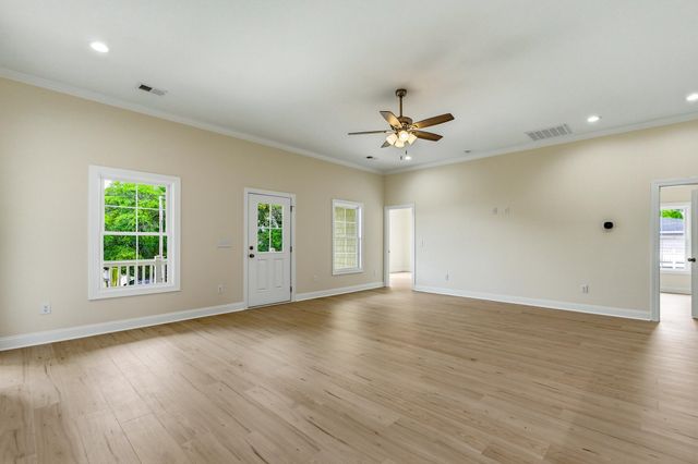 609 Elm St., North Myrtle Beach, SC 29582