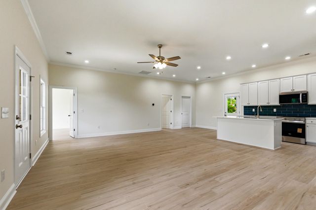 609 Elm St., North Myrtle Beach, SC 29582