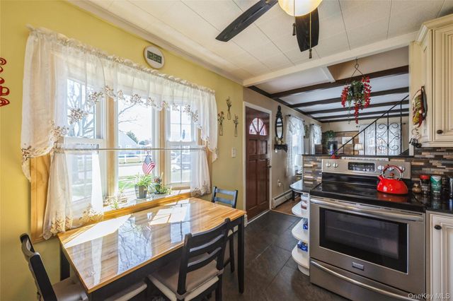 29 Spool Lane, Levittown, NY 11756