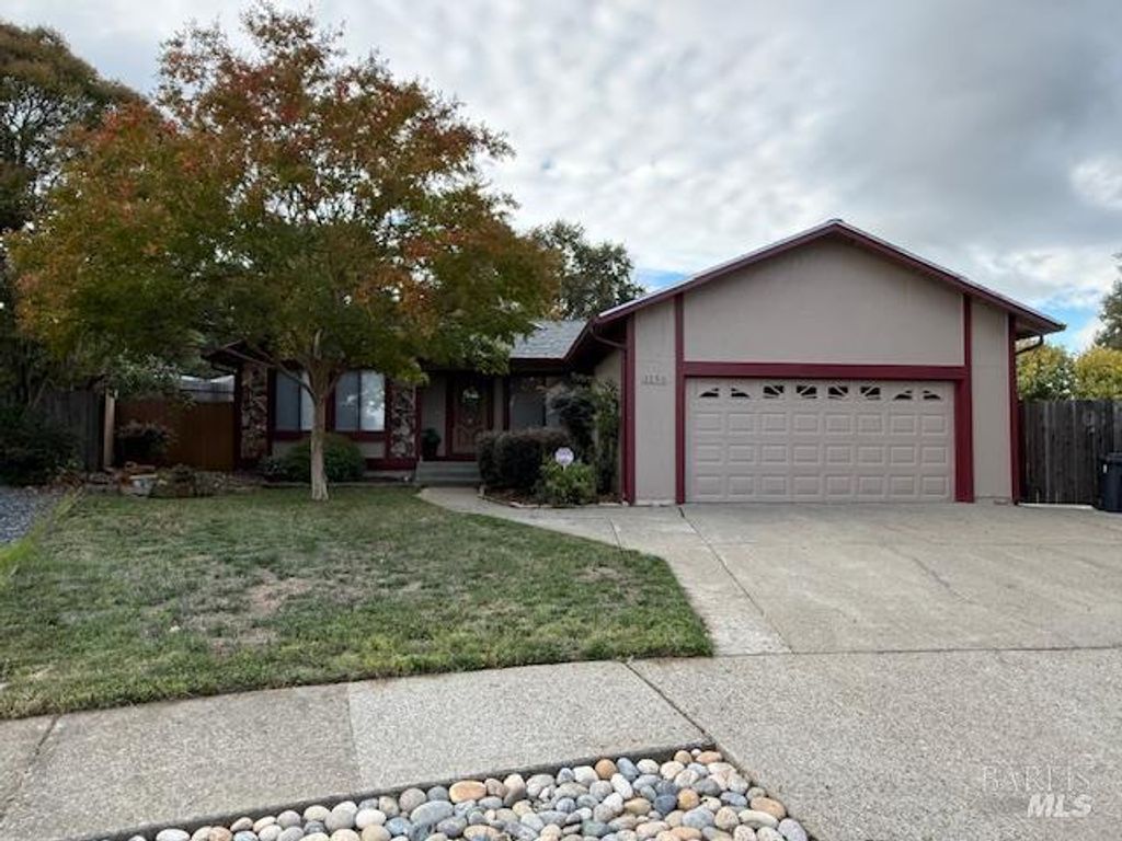 1250 Incline Ct, Ukiah, CA 95482