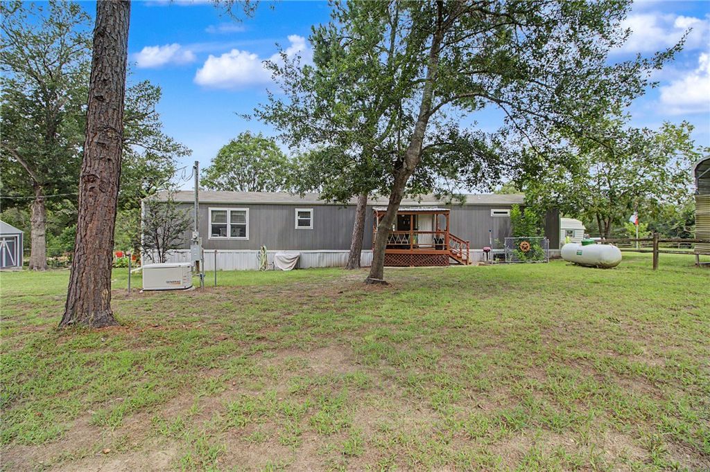 637 Lakeview Drive, Caldwell, TX 77836 — photo 3