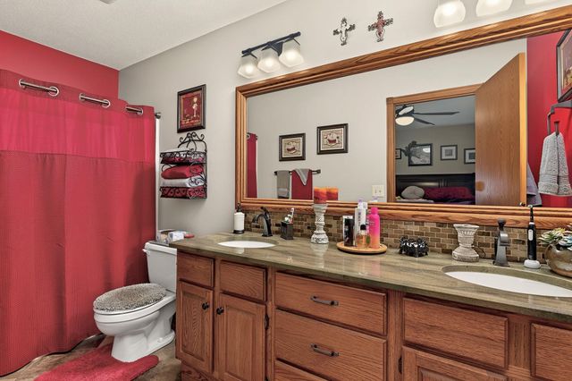 911 N Pine Grove, Wichita, KS 67212